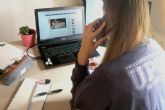 Respuesta masiva de la comunidad universitaria para acompañar telefnicamente a personas mayores durante el confinamiento