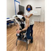 Avanza mejora la higiene postural en la empresa impartiendo masajes a sus trabajadores