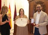 La Corporación Municipal recibe al Grupo Coros y Danzas de Lorca tras haber sido reconocidos con la Medalla de Oro de la Región de Murcia