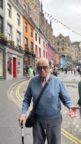 Los sue&ntilde;os no caducan: Juanjo cumple a los 81 a&ntilde;os su deseo de conocer Edimburgo