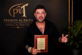 Andr�s Amariles recibe reconocimiento en los Premios Nuestro Talento 2026