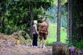 Por qué realizar actividades sostenibles con las personas mayores contribuye a mejorar su calidad de vida