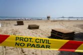 Las playas de La Manga afectadas por la llegada de atunes muertos permanecern cerradas hasta que desaparezca el riesgo sanitario