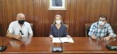 La alcaldesa firma un contrato con Estructuras Cehegín S.L  de 112.530 euros para continuar con la adecuación de la antigua Plaza de Abastos