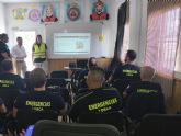 Efectivos del Servicio de Emergencias Municipal de Lorca realizan una formaci�n pr�ctica sobre manejo de miniexcavadoras