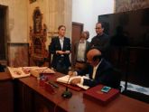 Visita la Catedral de Sevilla, una delegacin de los Emiratos rabes Unidos
