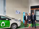 Primer punto de recarga de vehculos elctricos de energa verde en una estacin de servicio de la Regin