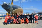 Las actuaciones de la Consejera de Fomento permiten reflotar el velero Penlope tras varios das de complejas maniobras