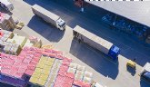Los transportistas triplican sus esfuerzos para mantener el abastecimiento de productos de primera necesidad