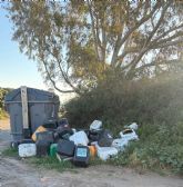 El Ayuntamiento recuerda que los residuos de origen industrial y agrícola deben ser entregados a gestores autorizados