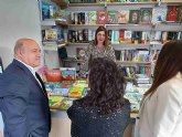 La apertura de los puestos de venta en la Esquina del Convento, pistoletazo de salida para la Feria del Libro
