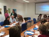 Medio centenar de ordenanzas del Ayuntamiento de Murcia están realizando un curso sobre interculturalidad