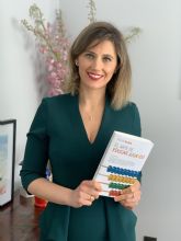 La psicloga infantil Silvia lava y otros 14 psiclogos presentan el libro EL ARTE DE EDUCAR JUGANDO