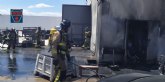 Incendio declarado en almacn de vehculos en Mazarrn