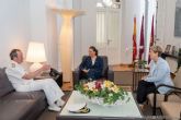 El Almirante de Accin Martima, Juan Luis Sobrino Prez Crespo, visita el Palacio Consistorial
