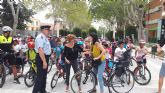 Ms de 130 alumnos del colegio Ana Caicedo participan en un ciclopaseo junto a la Unidad Ciclista de la Polica Local con motivo de la Semana Europea de la Movilidad