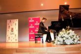 El concierto de Arturo Abellán recauda 3.250 euros para el Centro Ocupacional Urci