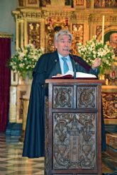 Elegancia centenaria en Sevilla,seis nuevos capistas reciben su capa en la Catedral