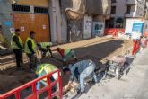 Infraestructuras sustituye el pavimento en la plaza Serreta a peticin de los vecinos