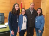 Alumnas del Colegio La Milagrosa entrevistan al alcalde