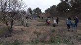 Ms de un centenar de voluntarios se implican en la reforestacin de los parques municipales del Majal Blanco y Los Pelaos en Corvera