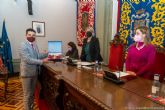 Álvaro Valdesueiro toma posesión de su acta de concejal del Ayuntamiento de Cartagena