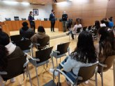 El alcalde recibe a los alumnos del programa “Atención Sociosanitaria a Personas Dependientes en Instituciones Sociales” impulsado por el SEF
