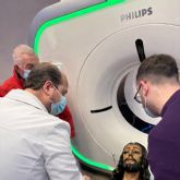 El Hospital Vithas Xanit internacional realiza un TAC al Cristo del Nazareno de Benalmádena para preservar el patrimonio de la localidad
