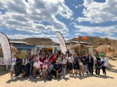 Una jornada de limpieza y concienciación reúne a estudiantes de Águilas y Pulpí en Cuatro Calas