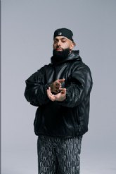 ELADIO CARRIN rompe fronteras y llega a #1 en latam con su cancin 