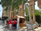 El Ayuntamiento reparte muestras de crema solar y agua fr�a para concienciar a los lorquinos sobre los golpes de calor y las altas temperaturas