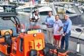 El alcalde visita junto al consejero de Medioambiente el operativo de Salvamento Mar�timo de Cruz Roja en Puerto de Mazarr�n