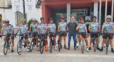El Concejal de Deportes recibe a los ciclistas del reto Vuelta Ciclista a Murcia Solidaria contra el Cáncer Infantil
