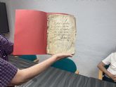 El Centro Social de Personas Mayores Murcia I acoge la donaci�n de un incunable del siglo XVII sobre Letur