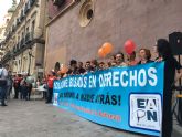 Cientos de personas se manifiestan en Murcia para exigir pol�ticas que acaben con la pobreza y la desigualdad