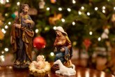 El �rbol de Navidad y el Nacimiento siguen llenando la decoraci�n de los hogares murcianos por Navidad