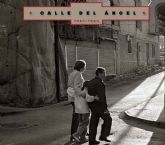 La exposicion fotografica Calle del Angel, de Juan Manuel Diaz, conecta el presente de Cartagena con los años de la posguerra