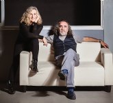 M�s complices que nunca