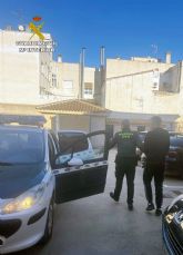 La Guardia Civil desmantela un 'fumadero' de droga en Ceheg�n
