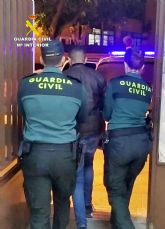 La Guardia Civil detiene en menos de dos horas en Totana a un joven que apuñaló a otro en la cara La Guardia Civil detiene en menos de dos horas en Totana a un joven que apuñaló a otro en la cara