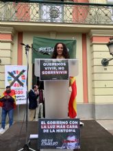 Solidaridad y VOX renen a miles de espanoles frente al Ayuntamiento de Murcia
