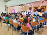 El Ayuntamiento de Molina de Segura acoge al alumnado del CEIP Nuestra Señora de Ftima para exponer su proyecto de personajes literarios Ruta de los 3.000 pasos