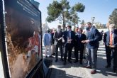 Lpez Miras y Martnez-Almeida inauguran la exposicin fotogrfica de la fiestas de Caravaca de la Cruz