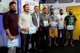 El Info otorga el premio Emprendedor del Mes a dos proyectos de realidad aumentada y virtual y a un taller artesanal de gafas de madera