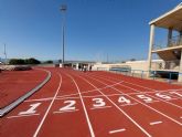 Renovada la pista de atletismo del polideportivo Manuel Ruiz Pérez de Alcantarilla