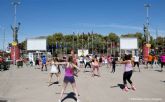 Una jornada de Zumba solidaria llev al campamento el deporte y el ocio para las personas con discapacidad
