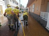 Servicios de emergencia y voluntarios siguen trabajando hoy jueves en los municipios afectados por las inundaciones