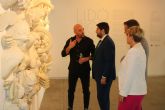 Fernando Lpez Miras visita en Cartagena la exposicin 'Corpus' de Lid Rico