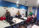 El voluntariado de informática de mayores regresa al Centro Municipal Las Morericas