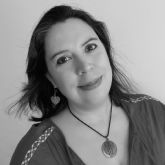 La escritora Holanda Castro sorprende con su libro sobre la figura de Mara Magdalena